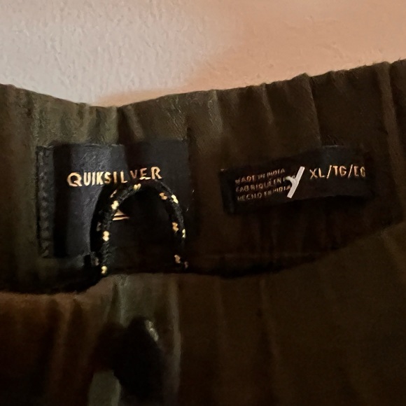 Quiksilver elastic waist khakis XL - Picture 3 of 3